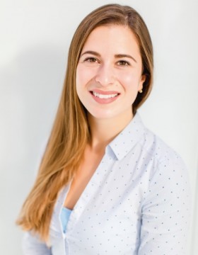 MUDr. Veronika HOPPEOVÁ